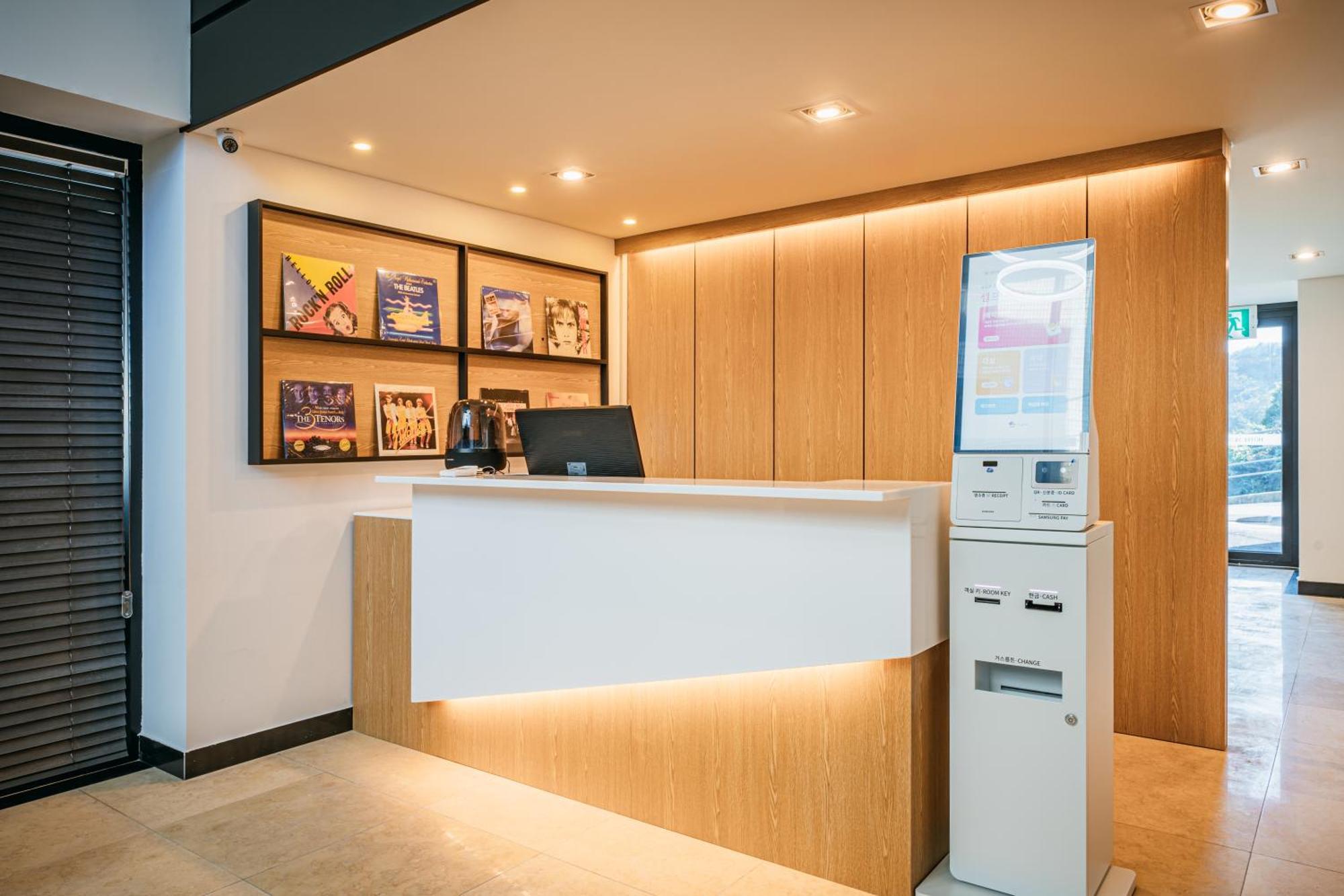 Hotel Yeon Seogwipo Ngoại thất bức ảnh
